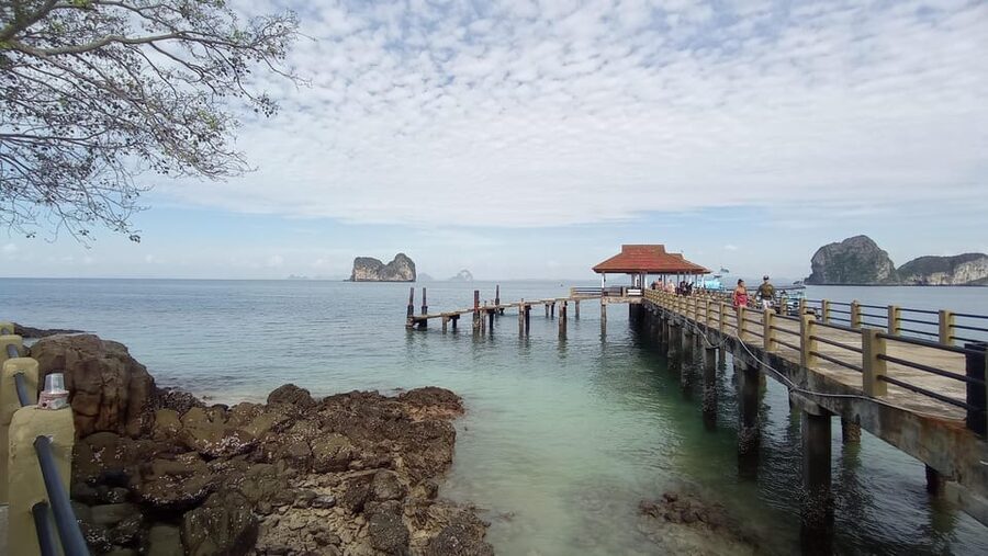 Koh Lanta: 4 Islands and Emerald Cave Tour by Longtail Boat - Who will get the most from this tour?