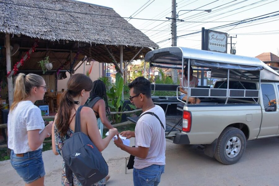 Koh Lanta: 4 Islands and Emerald Cave Tour by Longtail Boat - What the $35 price really covers