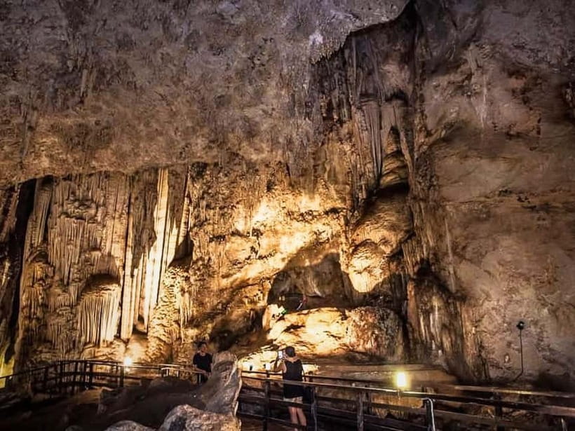 Krabi: Railay Phra Nang & Diamond Cave Sunset Plankton Tour - Railay Beach gives you time to choose your evening