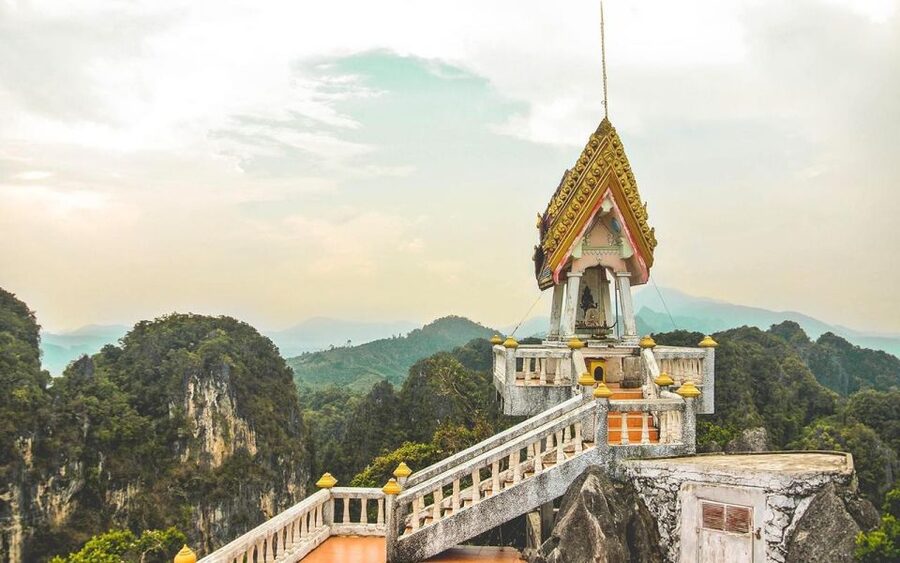 Krabi: Tiger Cave, Hot Springs and Emerald Pool Jungle Tour - Guides, transport, and the pace of the day