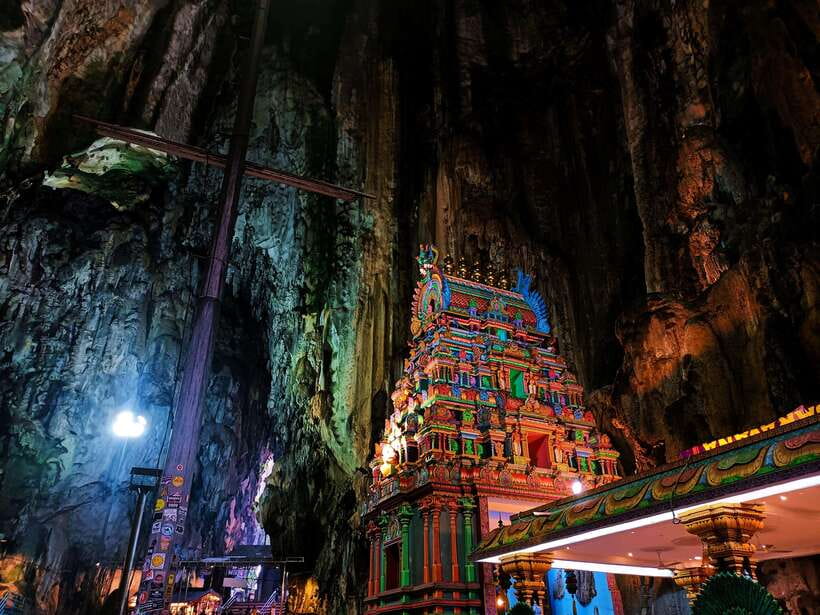 Kuala Lumpur: Batu Caves, Ramayana Caves & Kanching Falls - What to expect inside Ramayana Cave