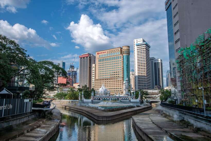 Kuala Lumpur: City Tour & Batu Caves Combo - Royal Kuala Lumpur and the green city center