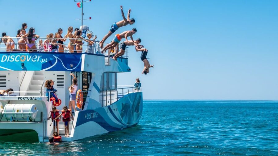 Lagos: Dolphins & Caves - Catamaran - Algarve cliffs, caves, and the swimming bay