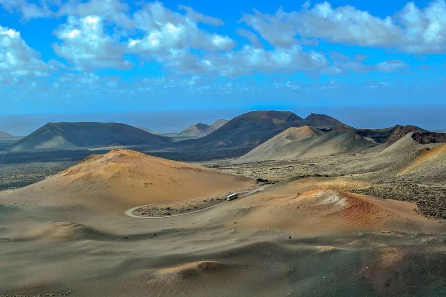 Lanzarote: Volcanos of Timanfaya and Caves Tour with Lunch - Why this nine-hour route works well