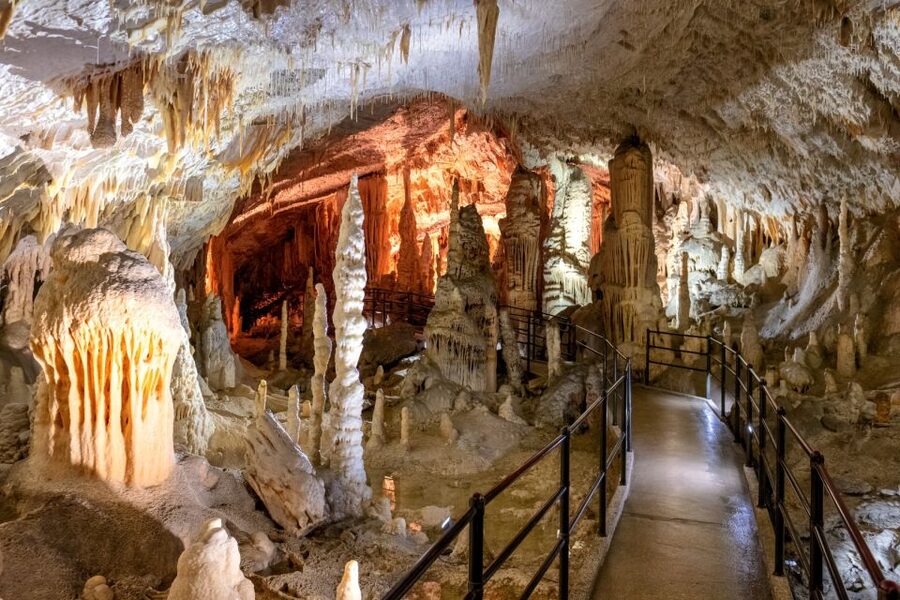 Ljubljana: Postojna Cave & Predjama Castle Tickets and Tour - The guide can make or break the drive