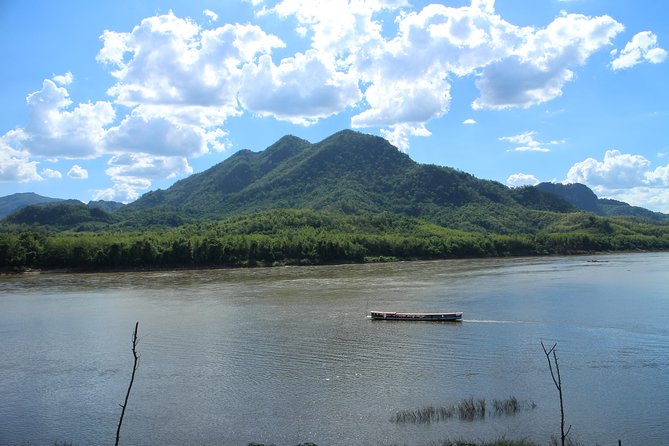 Luang Prabang: Cruise to Pak Ou Caves & Kuang Si Waterfalls - A short visit to Hmong culture