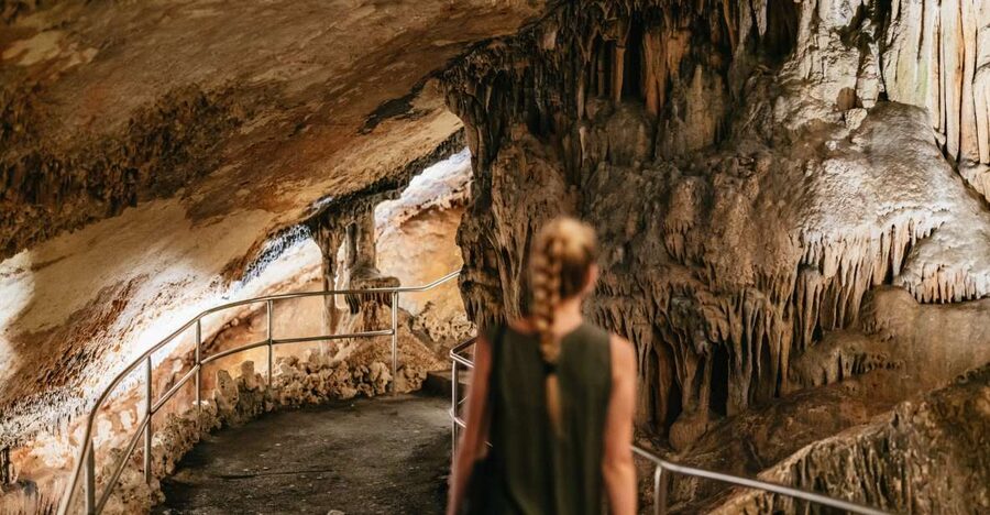 Mallorca: Caves of Drach Day Trip & Optional Caves of Hams - What the light show adds