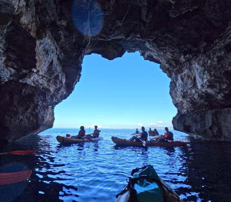 Mallorca: Sea Caves Kayaking Tour, Snorkeling & Snack - The snack stop and the quiet middle of the trip