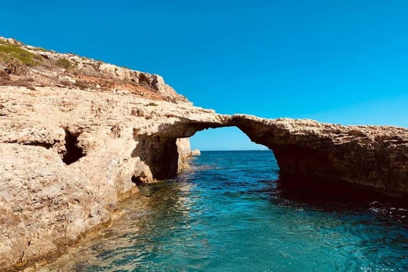 Mellieha: 1:00pm Speedboat round Comino Caves 2h Blue Lagoon - Leaving Marfa Bay on a speedboat