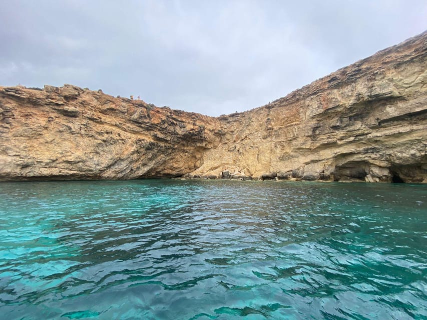 Mellieha: Speedboat Trip Round Comino Caves 2h @ Blue Lagoon - St. Mary Battery Arch and the coastal sights