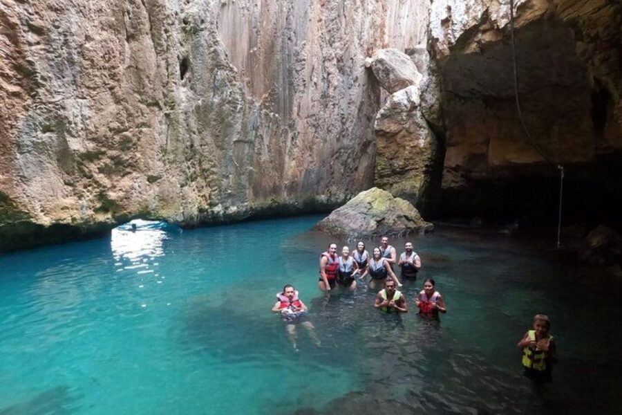 Moraig: Kayak Excursion to Moraig & Cave peces-testos - A quick look at Cueva de los Arcos