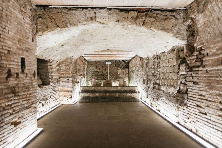 Naples: Naples Underground Entry Ticket and Guided Tour - What the 90 to 120 minutes feels like