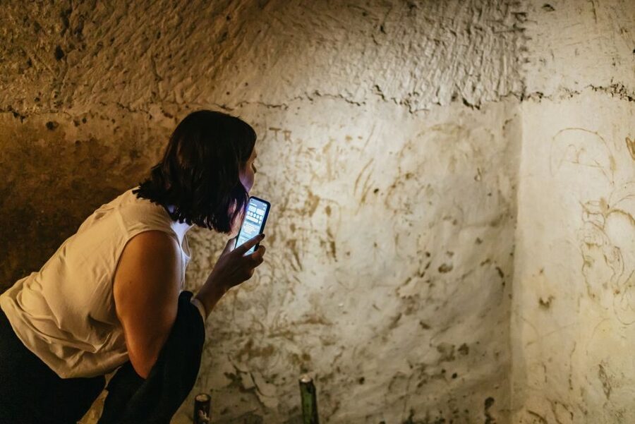 Naples: Spanish Quarters Underground Guided Tour - Why the guides matter so much