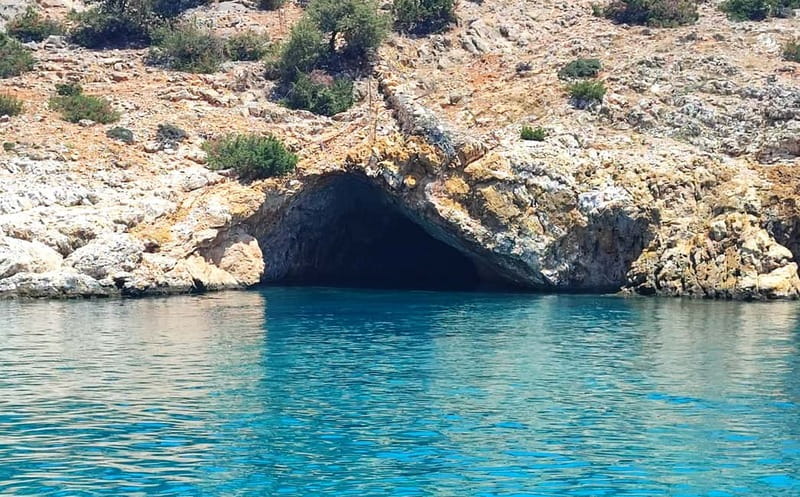 Naxos: Rina Cave-Koufonisi Cruise & Rina Cave Swim with BBQ - The crew sets the mood