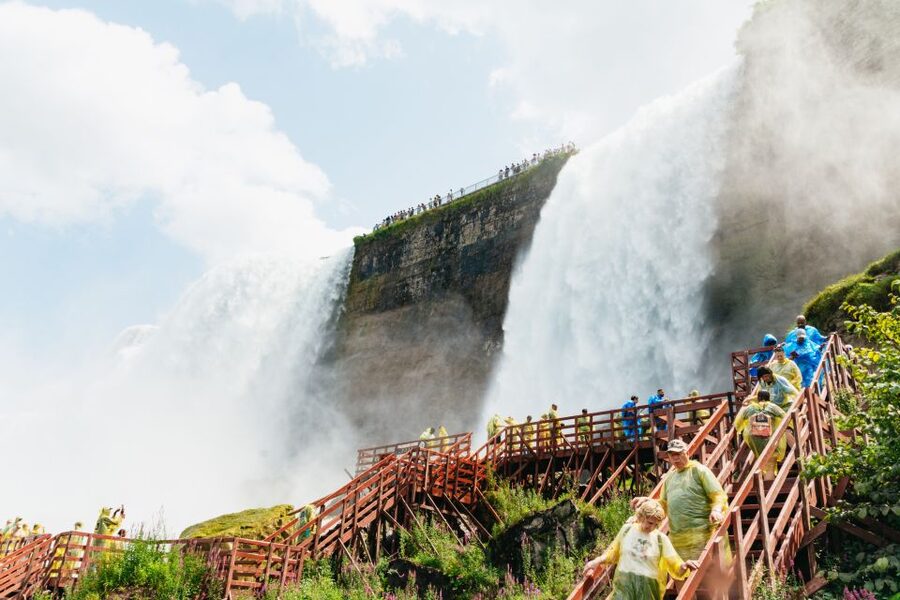 Niagara Falls: Cave of the Winds, Boat Ride, & Trolley Tour - The walking route from Hennepin Rock to the trolley loop