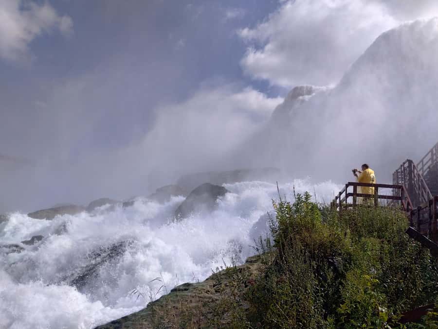 Niagra Falls, USA Side: Boat, Cave and Shuttle pass Tour - Who should book this Niagara Falls tour?