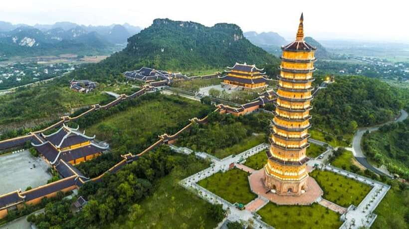 Ninh Binh: Bai Dinh, Trang An, and Mua Cave Small-Group Tour - Mua Cave and the 500-step climb to Dragon Mountain
