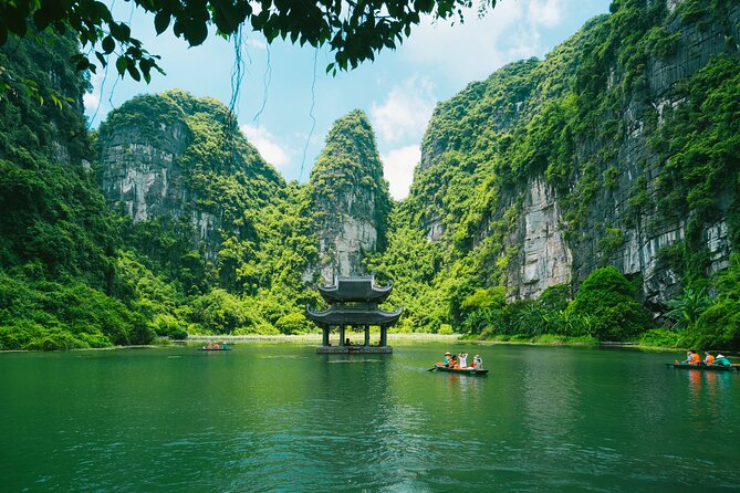 Ninh Binh Day Trip: Hoa Lu-Trang An/Tam Coc-Mua Cave-Cycling-Boat - The 500 Steps to Mua Cave