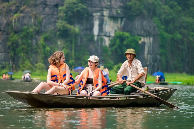Ninh Binh Full-Day Tour from Hanoi to Hoa Lu, Tam Coc & Mua Cave Via Boat & Bike - Mua Cave and the 500-step climb