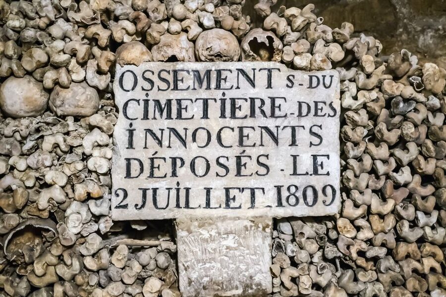 Paris: Catacombs Restricted Access Tour - Meeting your guide at Denfert Rochereau