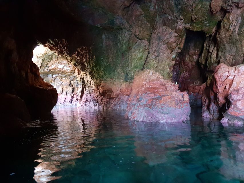 Peniche: Berlengas Roundtrip and Glass-Bottom Boat Cave Tour - Reaching Berlengas from Peniche