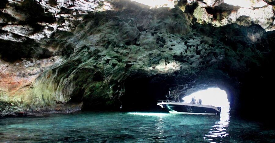 Polignano a Mare: Boat Trip, Swim & Cave with Aperitif - Cala Paguro and the first coastal views