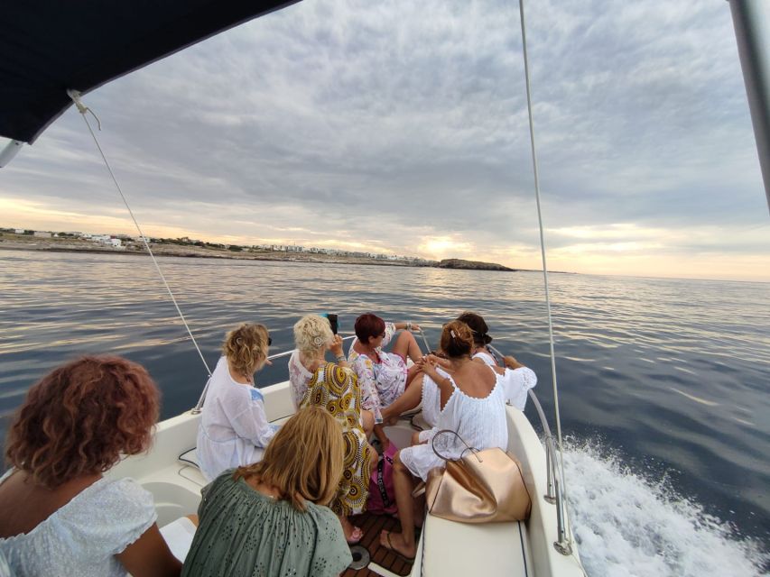 Polignano a Mare: Speedboat Cruise to Caves with Aperitif - Wine, crackers, music, and the Italian aperitif