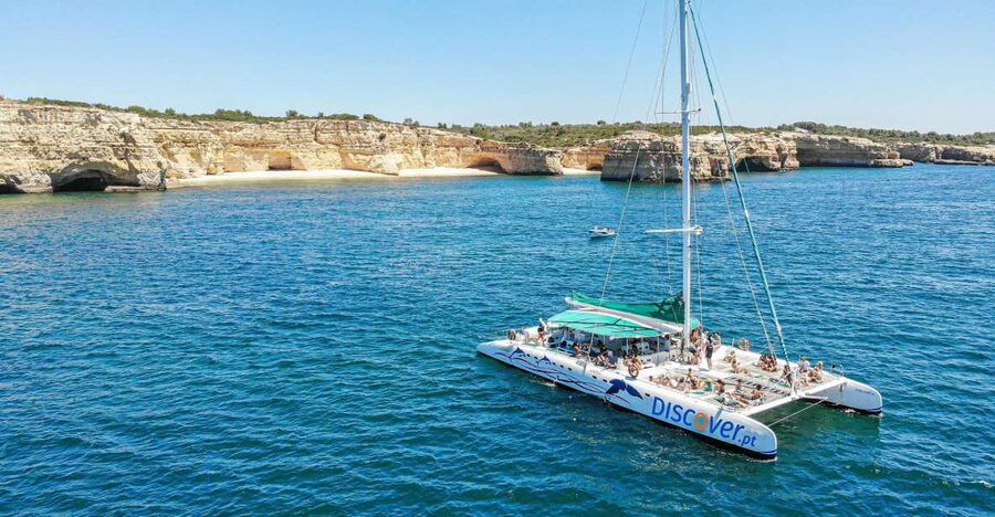 Portimao: Benagil Caves & Coastline Cruise - The Coast Between Praia da Rocha and Carvoeiro