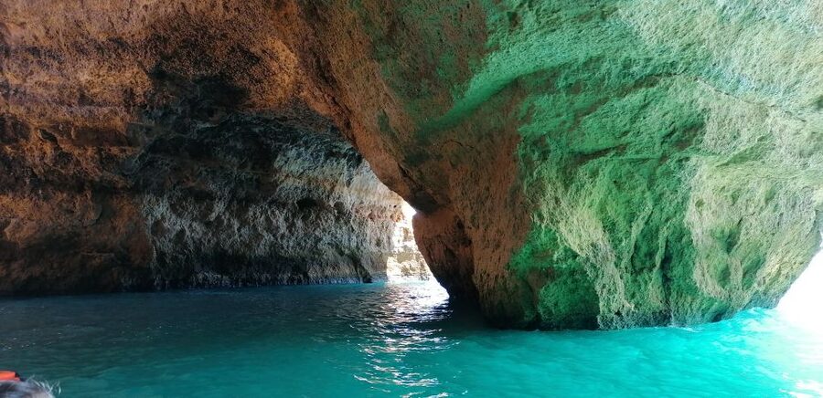 Portimão: Benagil Sea Caves Speedboat Adventure Tour - Paradise Cave and Carvoeiro from the water