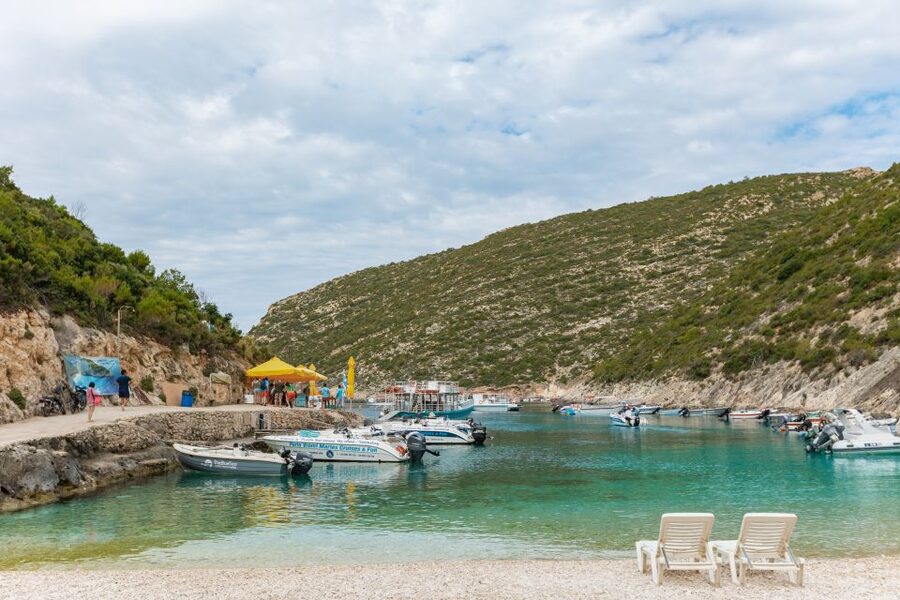 Porto Vromi: Shipwreck, Caves, & White Beach Swimming Cruise - Who should book this cruise?