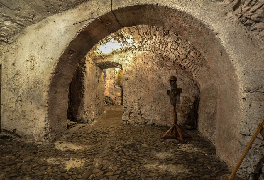 Prague: Ghosts, Legends, Medieval Underground & Dungeon Tour - The medieval underground and the plague doctor