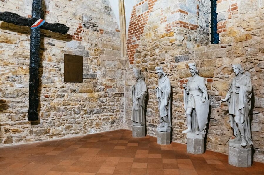 Prague: Old Town, Astronomical Clock and Underground Tour - Five details worth knowing before you book