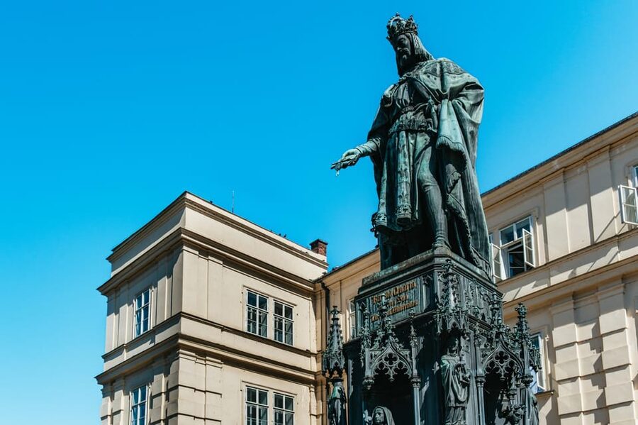 Prague: Old Town, Astronomical Clock and Underground Tour - The 12th-century underground passages