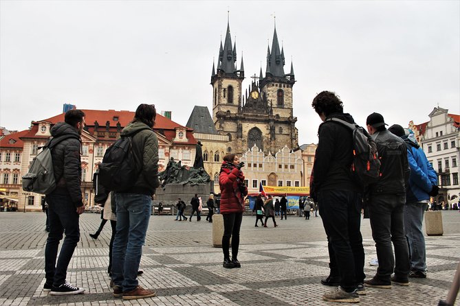 Prague Old Town, Medieval Underground and Dungeon Historical Tour - Timing, group size, and guide quality