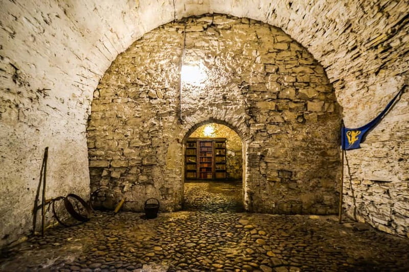 Prague: Oldtown, Medieval Underground & Dungeon History Tour - Starting at Male Namesti Square