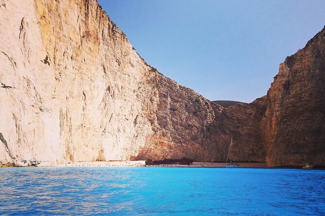 Private 7m 250hp speed boat tour Shipwreck Blue caves up to 8pax - Weather, comfort, and practical limits