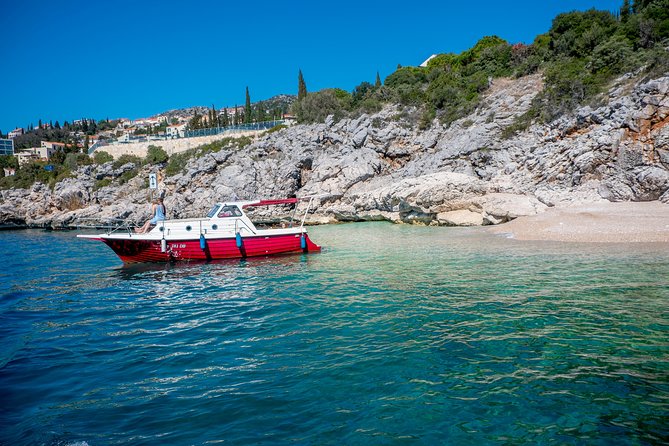 Private boat tour- explore the islands, find hidden caves and try snorkelling - Šunj Beach, the classic final stop