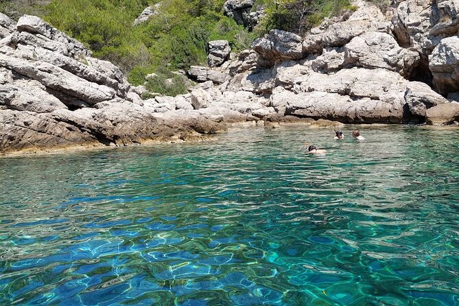 Private boat tour- explore the islands, find hidden caves and try snorkelling - Price, fuel, and what you really pay