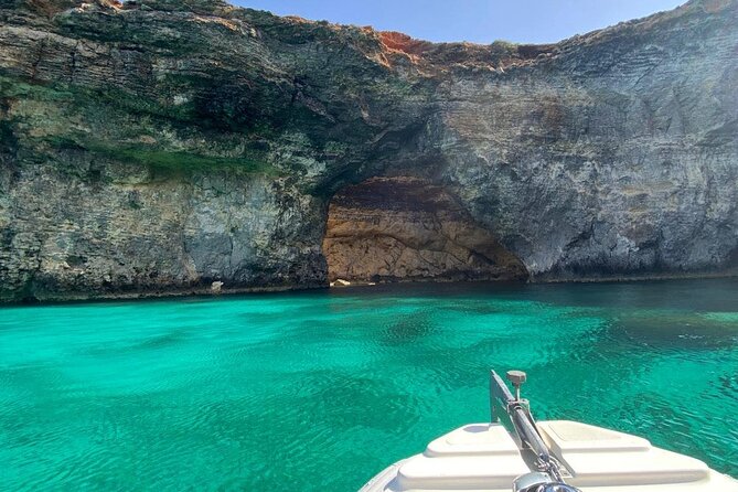 Private Boat Tour to Blue Lagoon Comino Caves and Gozo - Two hours requires sensible expectations