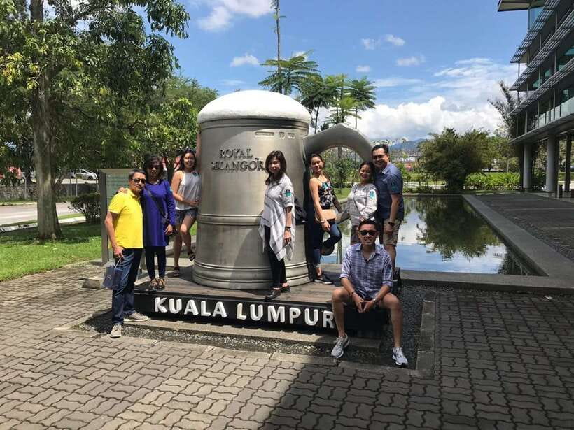 Private KL City Tour with Petronas Twin Towers & Batu Caves - The royal palace and Thean Hou Temple