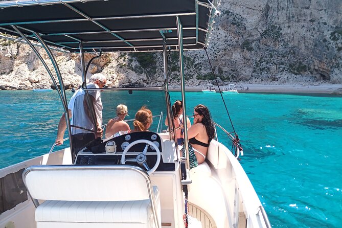 Private Luxury 6.5m 140hp Speedboat cruise Shipwreck & Blue Caves - The captain matters more than the brochure