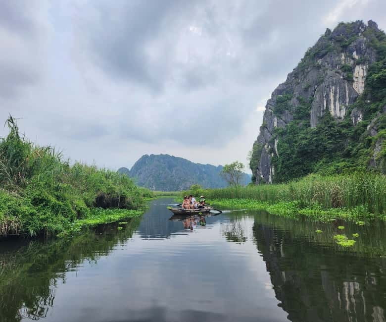 Private Tour: Hoa Lu/Bai Dinh - Trang An - Tam Coc -Mua Cave - Bai Dinh Pagoda by electric car