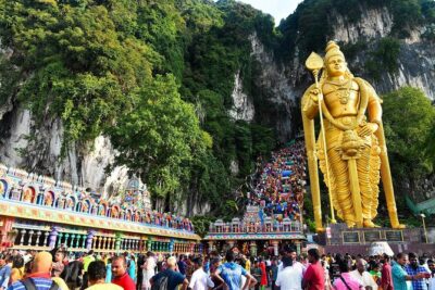 Private Tour Kuala Lumpur with Petronas Twin Towers Observation Deck & Batu Cave