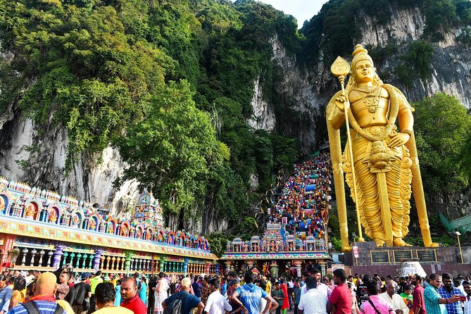 Private Tour Kuala Lumpur with Petronas Twin Towers Observation Deck & Batu Cave - Petronas Twin Towers: the day’s timed centerpiece
