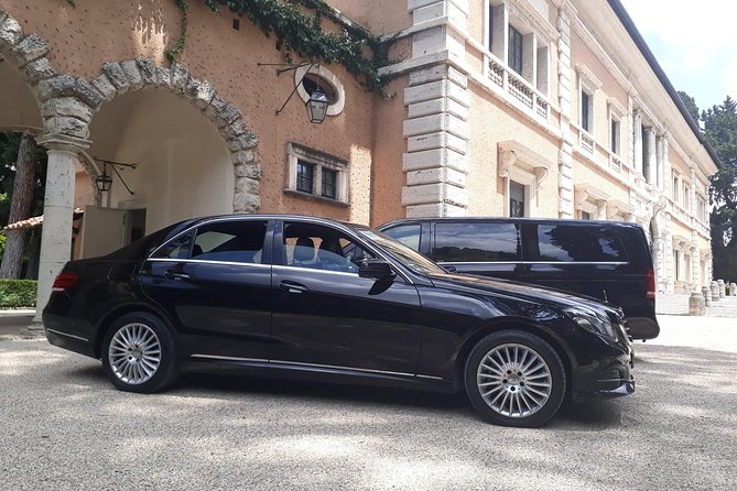 Private Tour of Catacombs and Ancient Appian Way (hotel pick up) - The private car is the real service