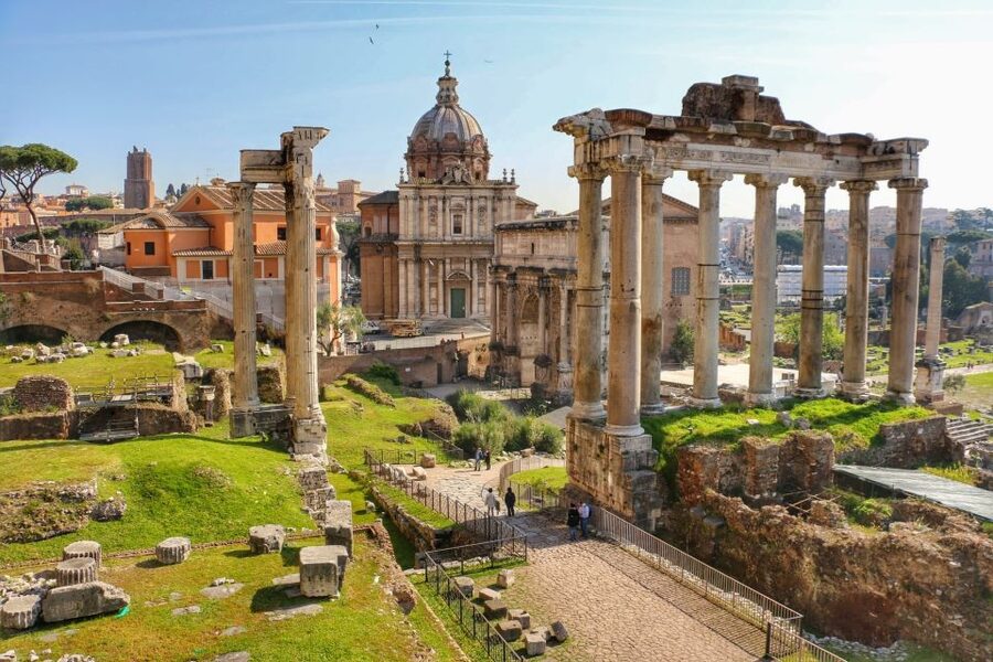 Rome: Ancient History and Colosseum Underground Tour - Group size, guide quality, and language