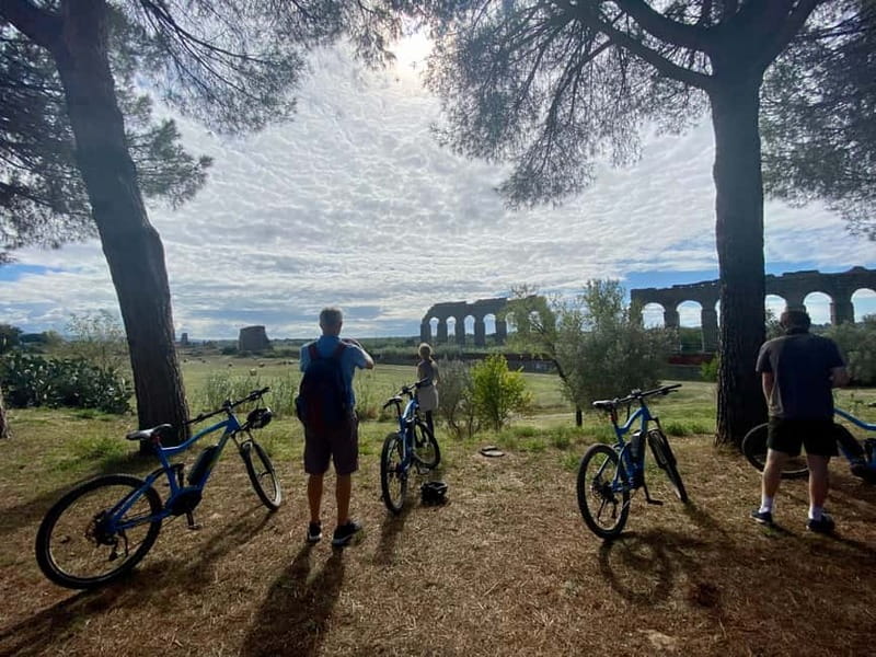 Rome: Appian Way & Aqueducts E-Bike Tour (Catacombs & Food) - The catacombs at San Callisto or San Sebastiano
