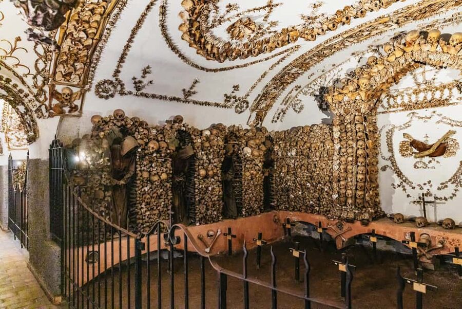 Rome: Capuchin Crypts and Catacombs Tour with Transfers - The Capuchin Crypt: beautiful, strange, and not for everyone