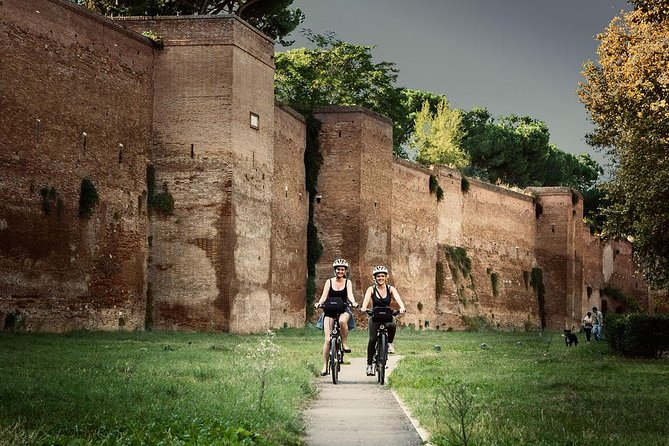 Rome EBike Tour: Appian Way, Catacombs & Roman Aqueducts - Why this e-bike ride gives Rome a different face