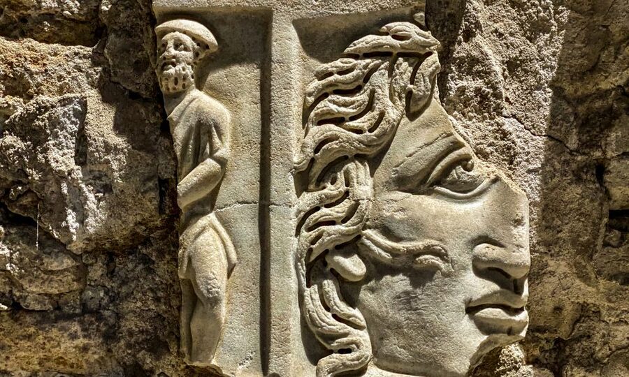 Rome: Guided Roman Catacombs Tour with Transfers - What guides add to the experience